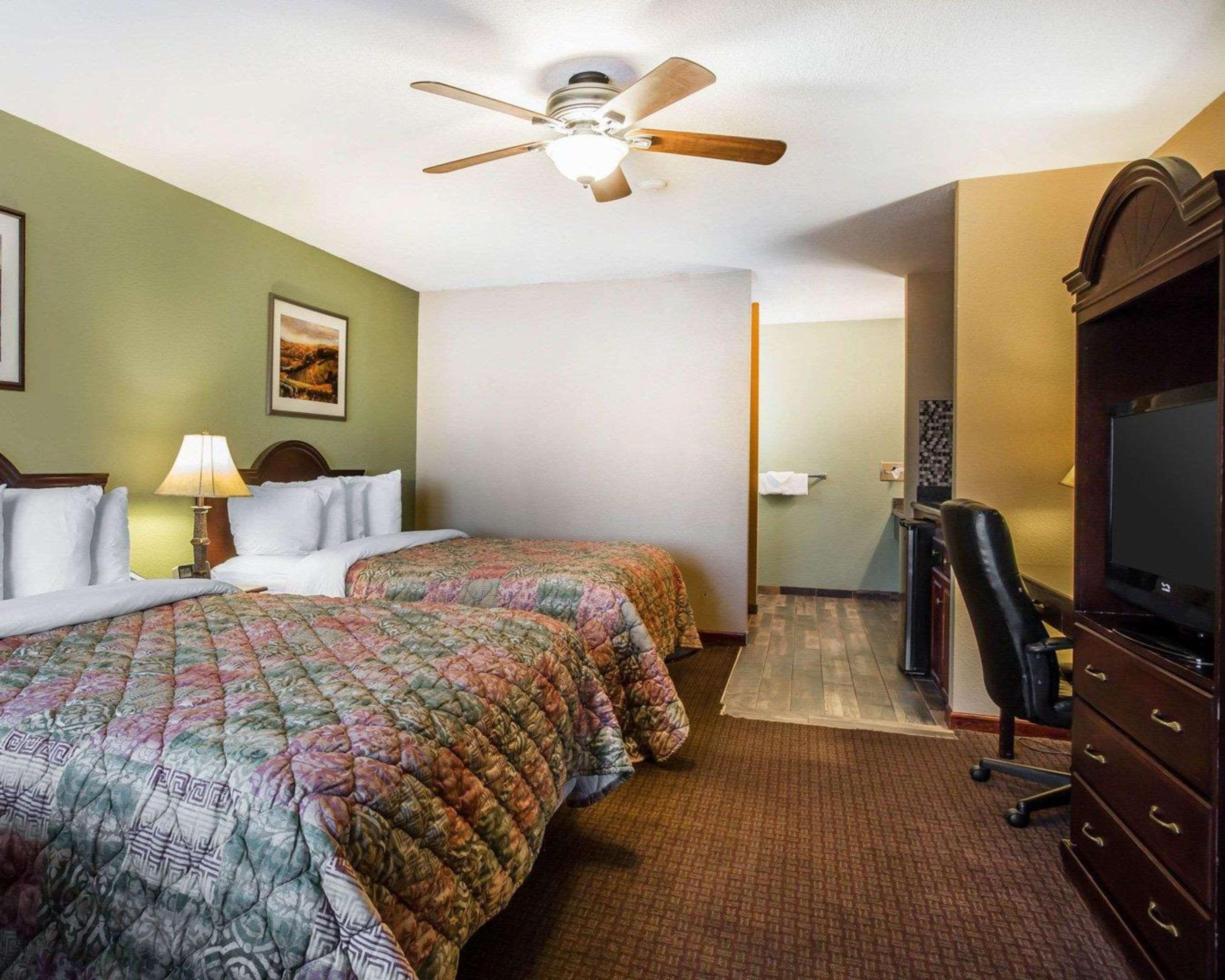 Quality Inn & Suites Cameron Park Shingle Springs מראה חיצוני תמונה