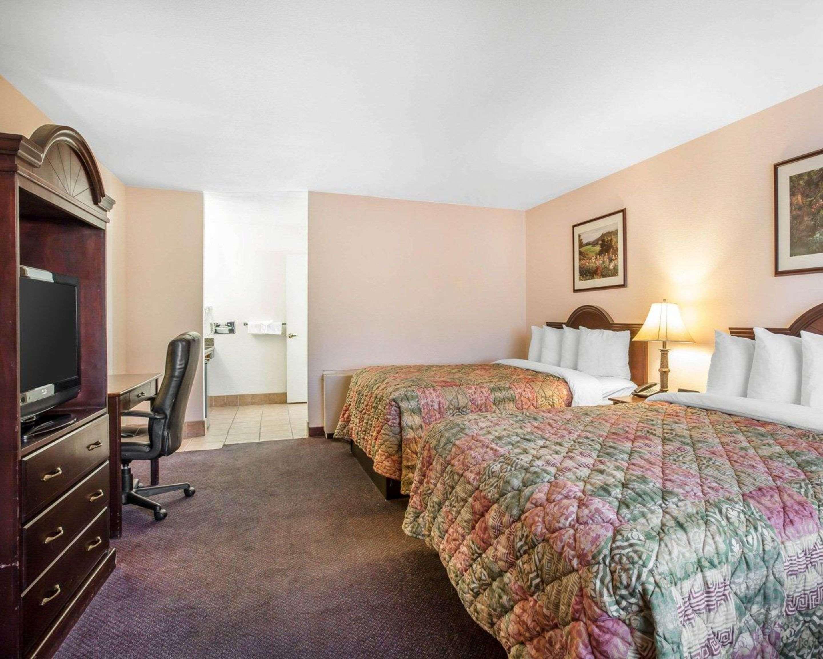 Quality Inn & Suites Cameron Park Shingle Springs מראה חיצוני תמונה