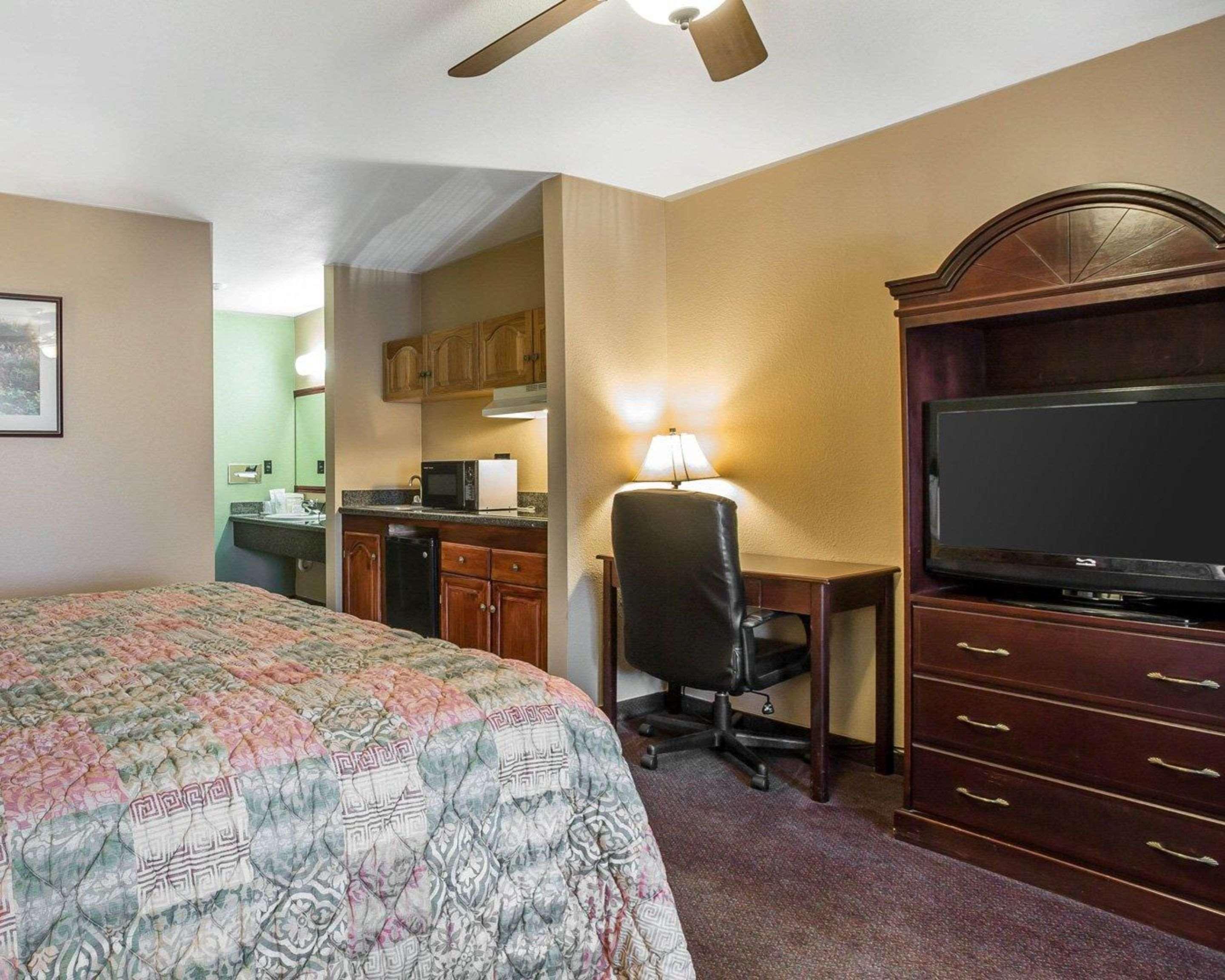 Quality Inn & Suites Cameron Park Shingle Springs מראה חיצוני תמונה
